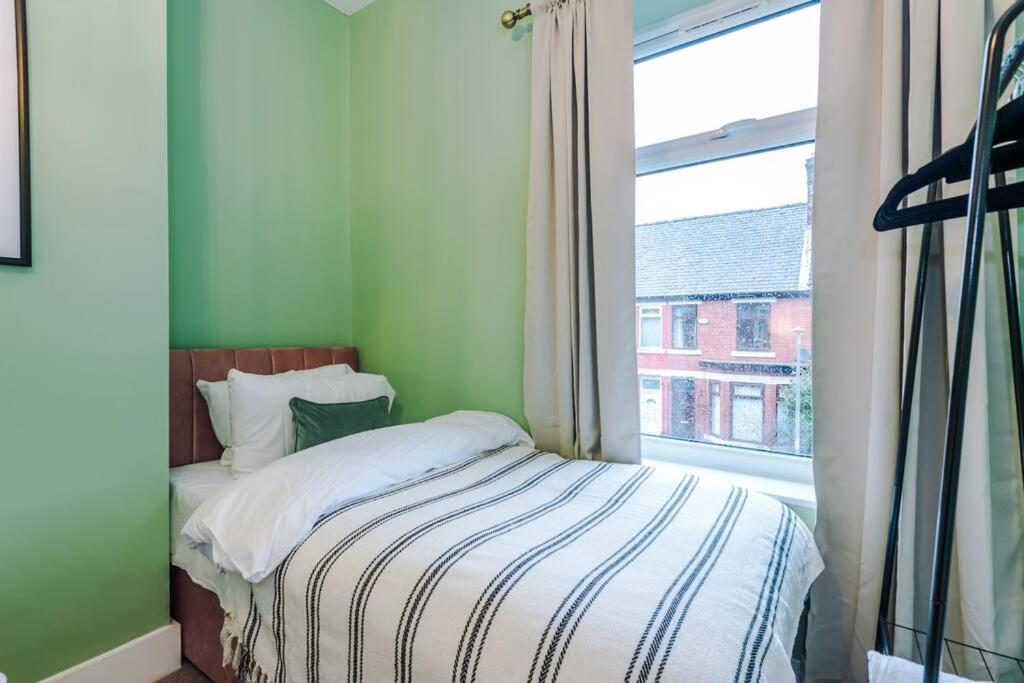 فيلا 5 Bed Salford Sanctuary Retreat مانشستر المظهر الخارجي الصورة