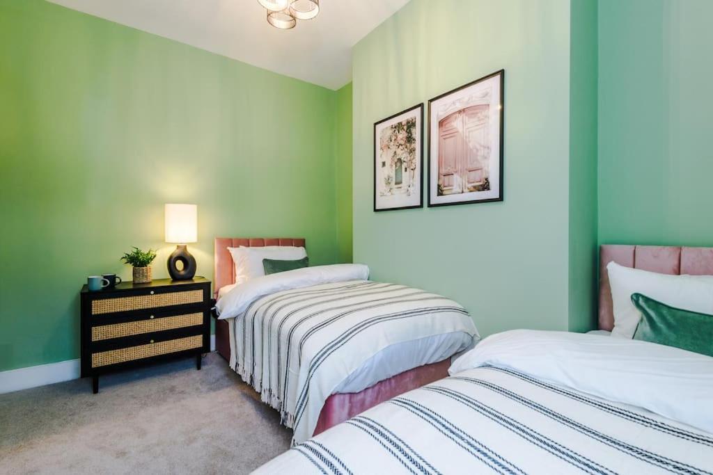 فيلا 5 Bed Salford Sanctuary Retreat مانشستر المظهر الخارجي الصورة