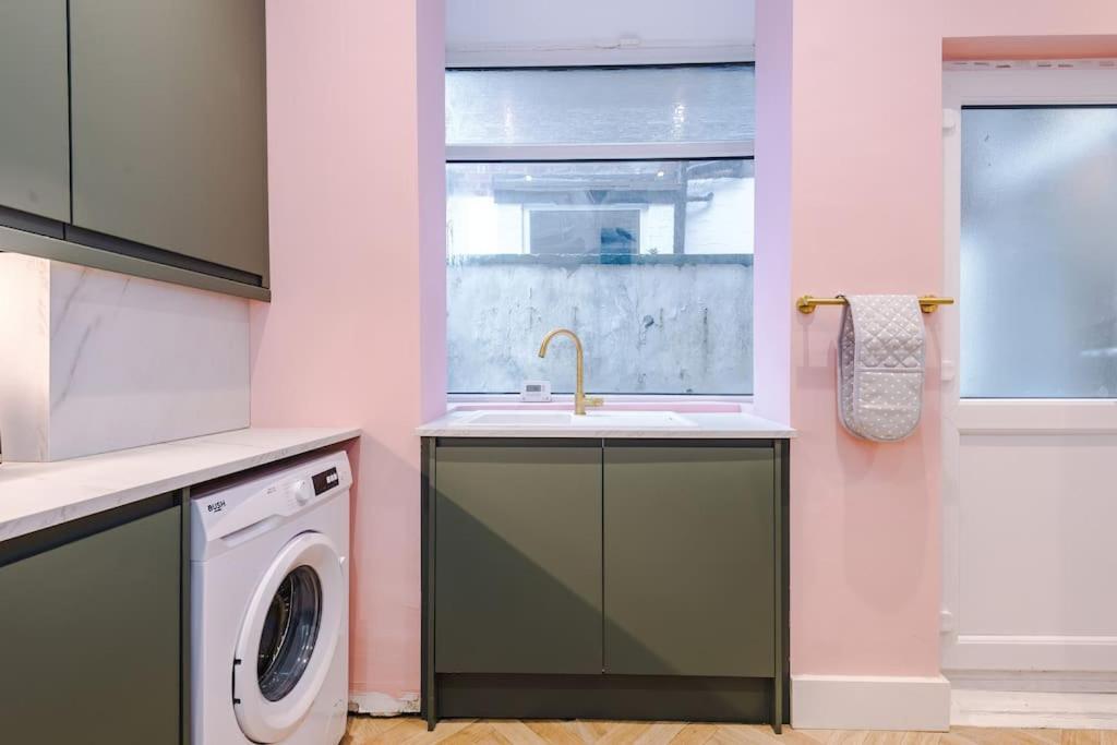 فيلا 5 Bed Salford Sanctuary Retreat مانشستر المظهر الخارجي الصورة